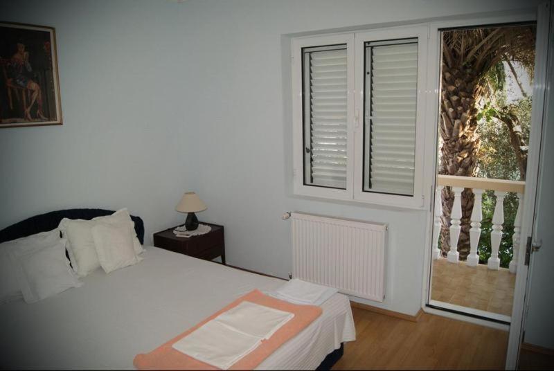 Guest House Ratko Rafailovici Bagian luar foto